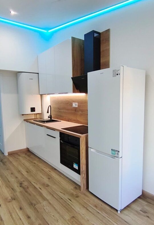 Prenájom 1 izbového bytu na námestí